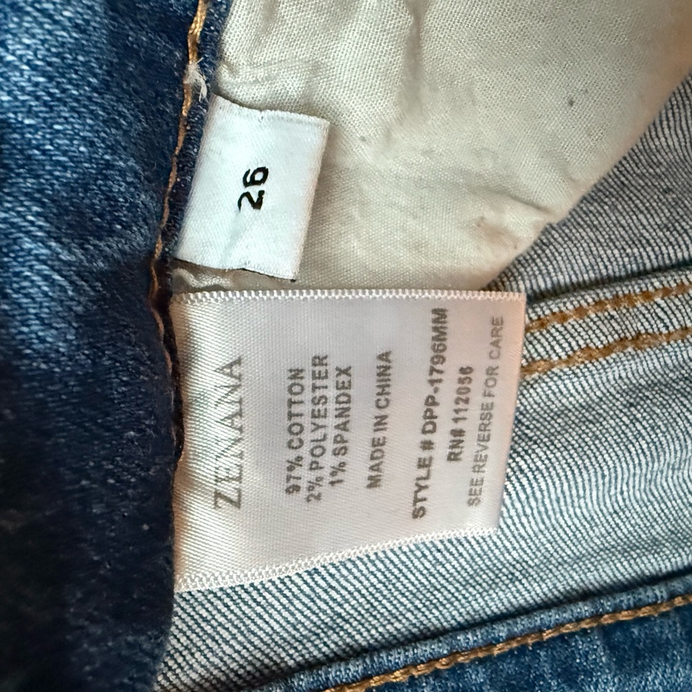 Zenana Distressed Straight Leg Jeans High Rise Raw Hem Size 26 - Picture 11 of 12